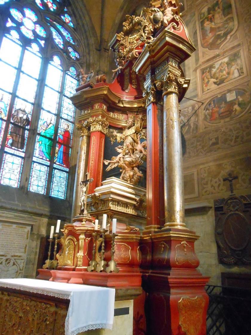 ST VITUS CATHEDRAL IN PRAGUE