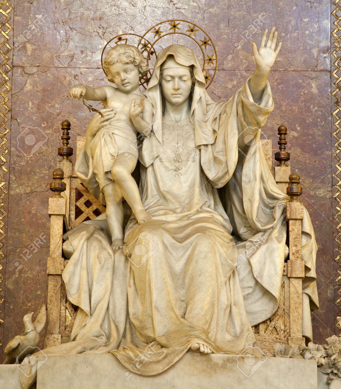 14986728-Rome-statue-of-Mother-of-Jesus-from-Santa-Maria-Maggiore-basilica-Stock-Photo