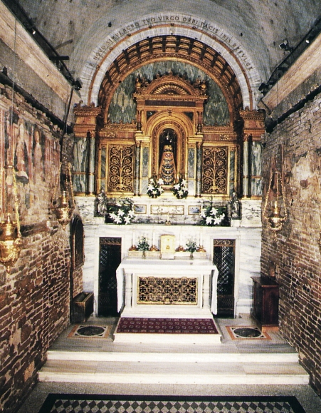 photograph-of-original-holy-house-of-loreto-italy