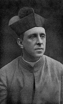 220px-Monsignor_R._H._Benson_in_Oct._1912,_Aged_40