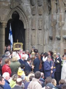 220px-St_Yves_Treguier_2005_petite