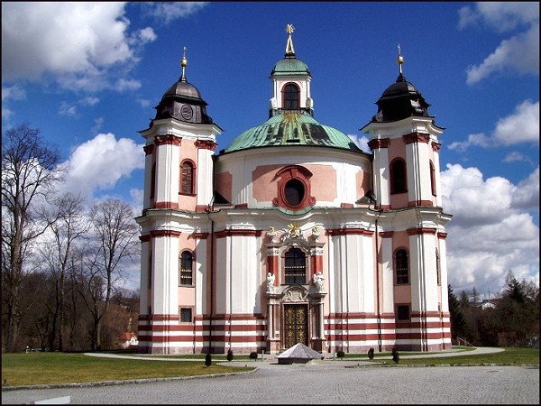 Dreifaltigkeitskirche_Stadl-Paura1
