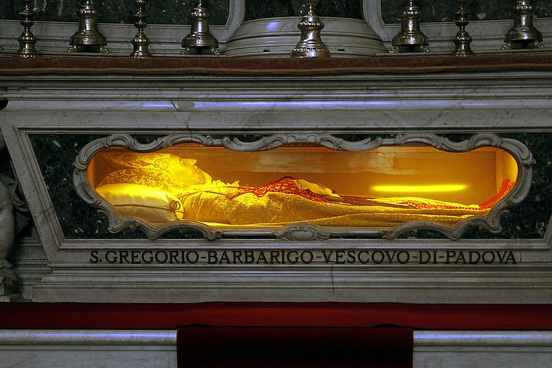 Body_of_St._Gregorio_Barbarigo_-_Altar_of_St._Gregorio_Barbarigo_-_Duomo_-_Padua_2016