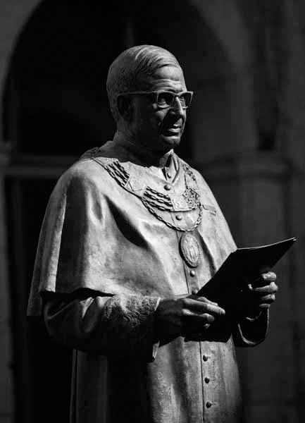 st josemaria statue