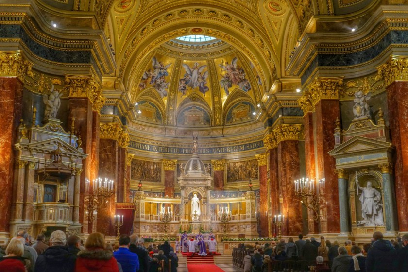 Interior-St.-Stephens-Basilica-Budapest-Hungary
