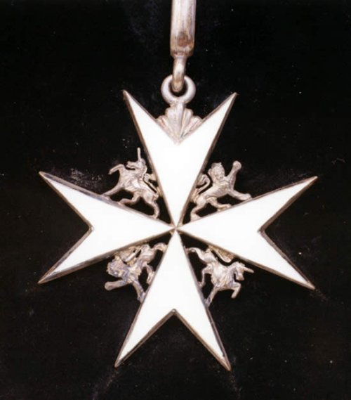 Maltese_Cross_HASMG_2002_11_4_550px