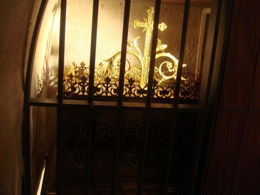 AA RELICS 1024px-Venard_remains_MEP