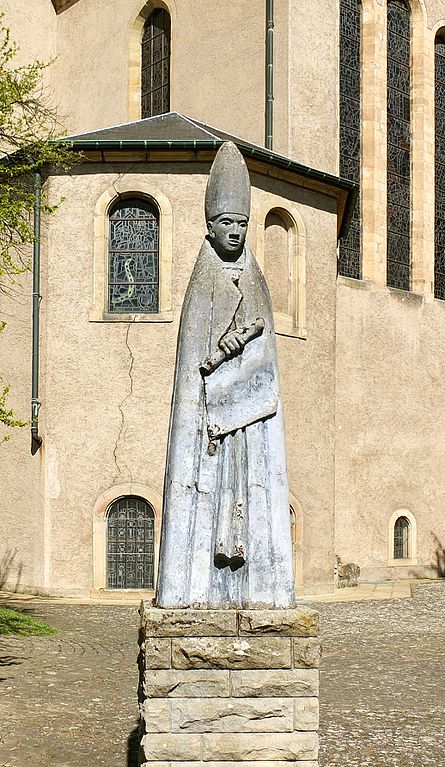 Echternach_statue_willibrord