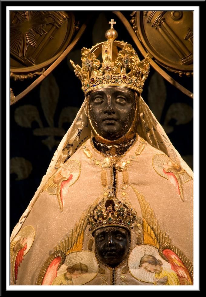 our lady of africa crowned.jpg