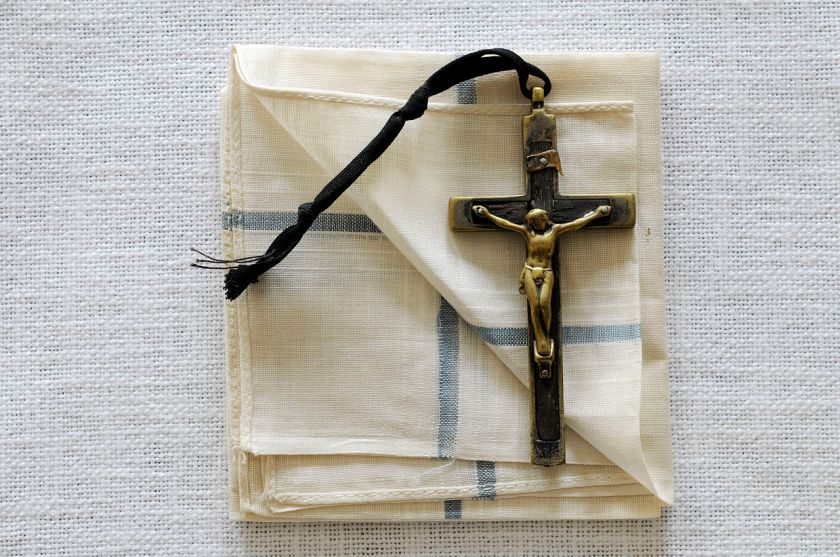 1280px-MariaBernardaBrustkreuz