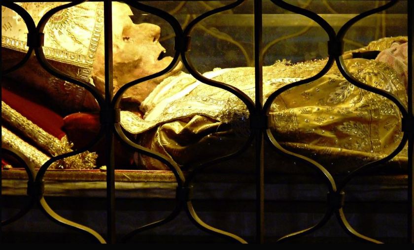 st sntoninus incorrupt body.JPG