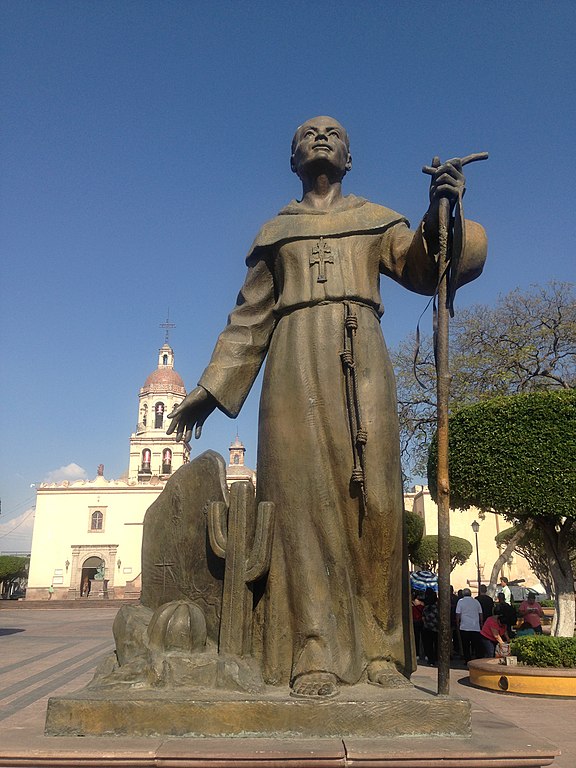 576px-Fray_Antonio_Margil_de_Jesús,_escultura_de_Alberto_Pérez_Soria.jpg