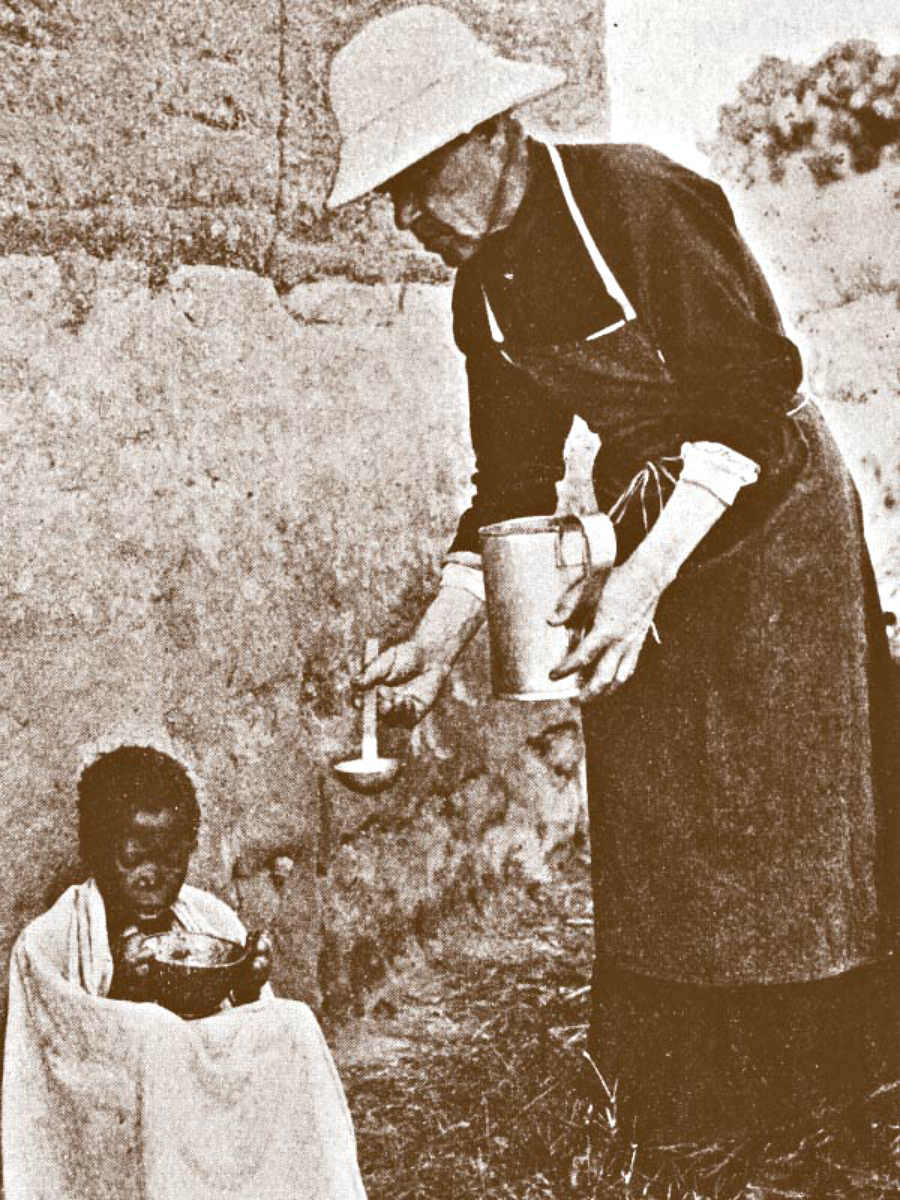 O. Beyzym karmi tredowatego.jpg