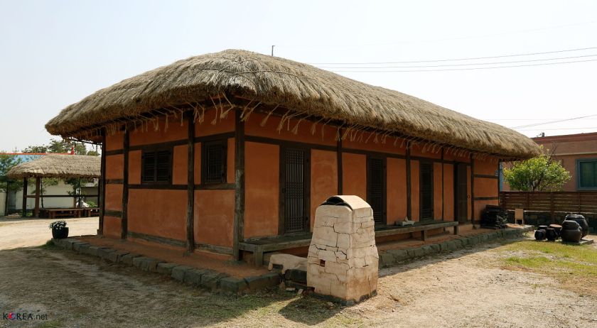 Korea_Shrine_of_Sinri_07_st marie nicholas antoine duvaley (14215559772)