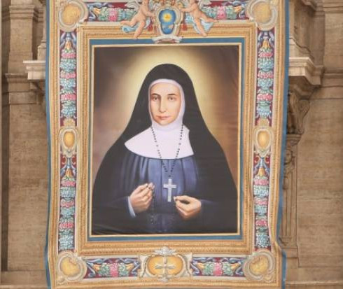 tapestry_of_saint_marie_alphonsine_danil_ghattas_st_peters_basilica_may_16_credit_daniel_ibanez_cna-e1458905143422