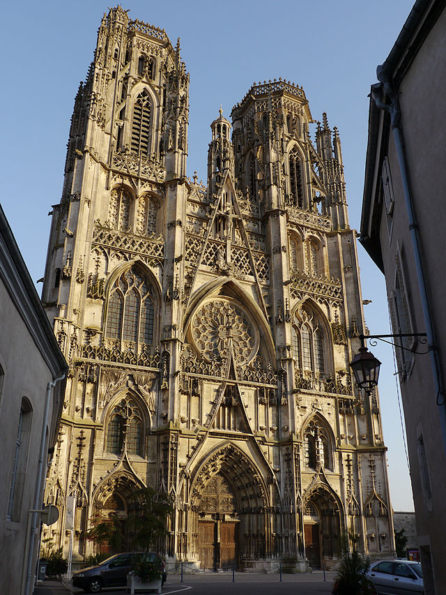 640px-Cathédrale_de_Toul-Façade