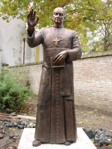 bl vilmos apor statue