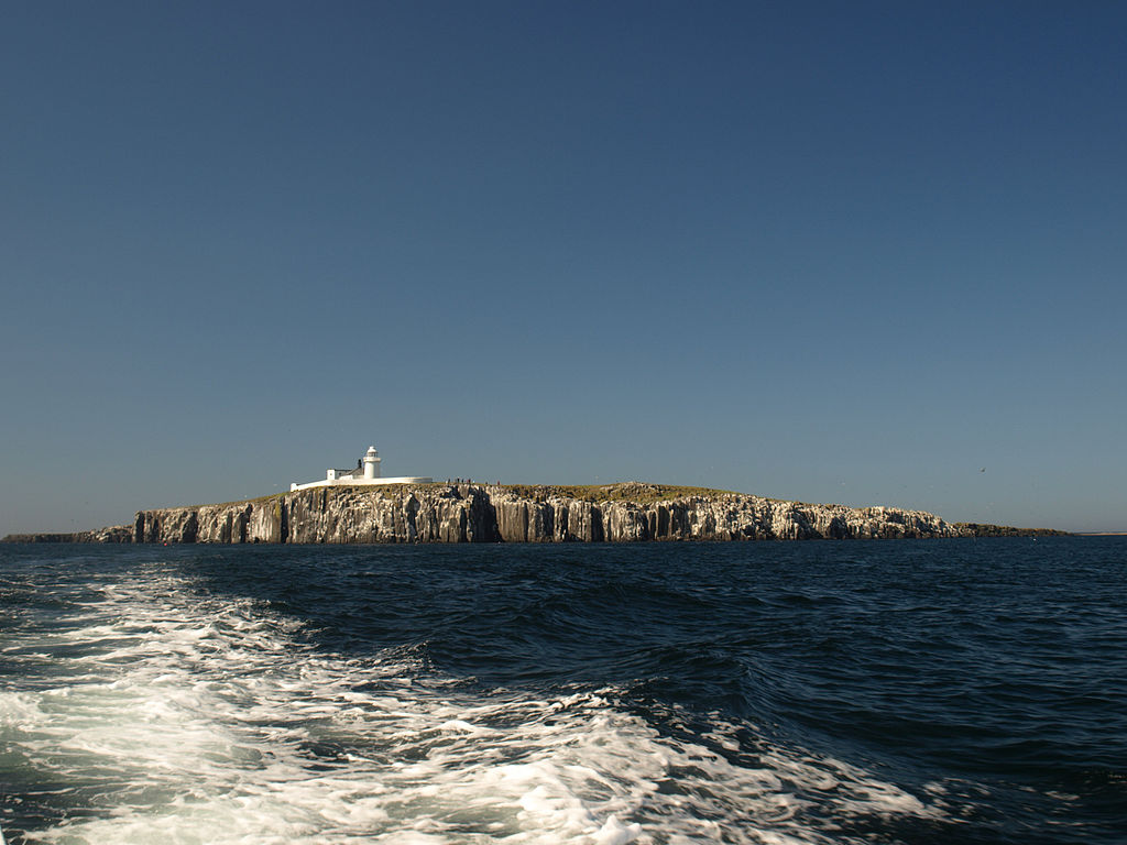 1024px-Inner_Farne_Wide_View