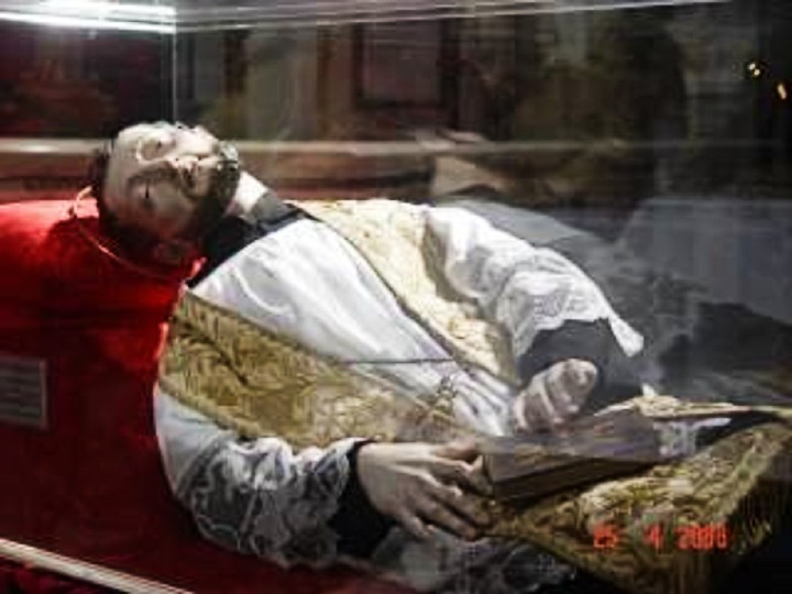 st francis caracciolo body