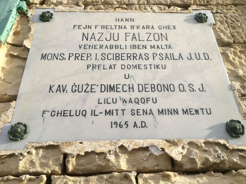 bl Nazju_Falzon_Plaque_on_his_palace.jpeg plaque